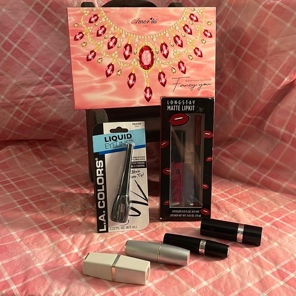 🎈SALE🎈🎀#35.MAKEUP BUNDLE🎀 - Picture 1 of 12
